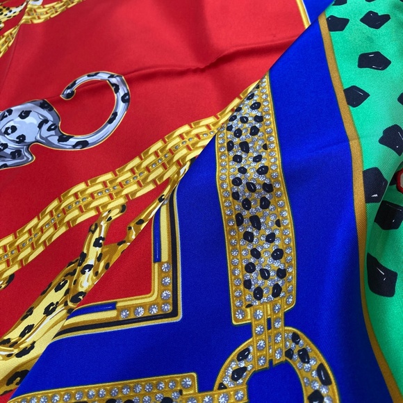 ❤️💚💙 CARTIER SILK SCARF AUTHENTIC - Picture 4 of 11